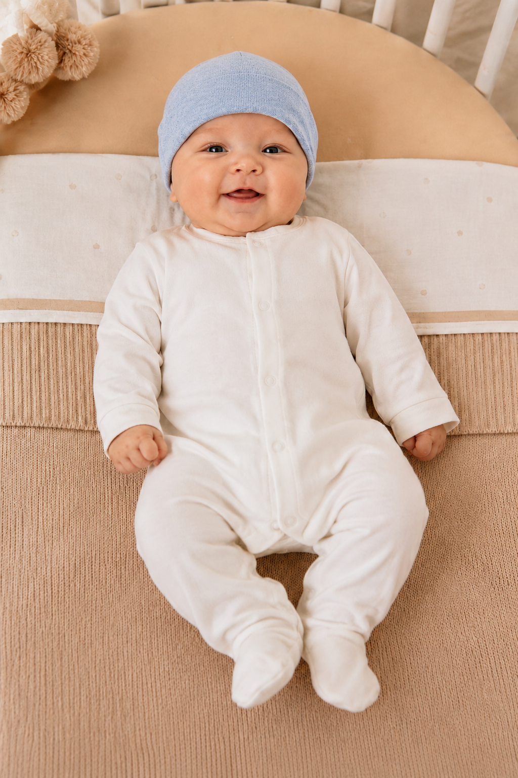 Cappellino Neonato Unisex con Risvolto