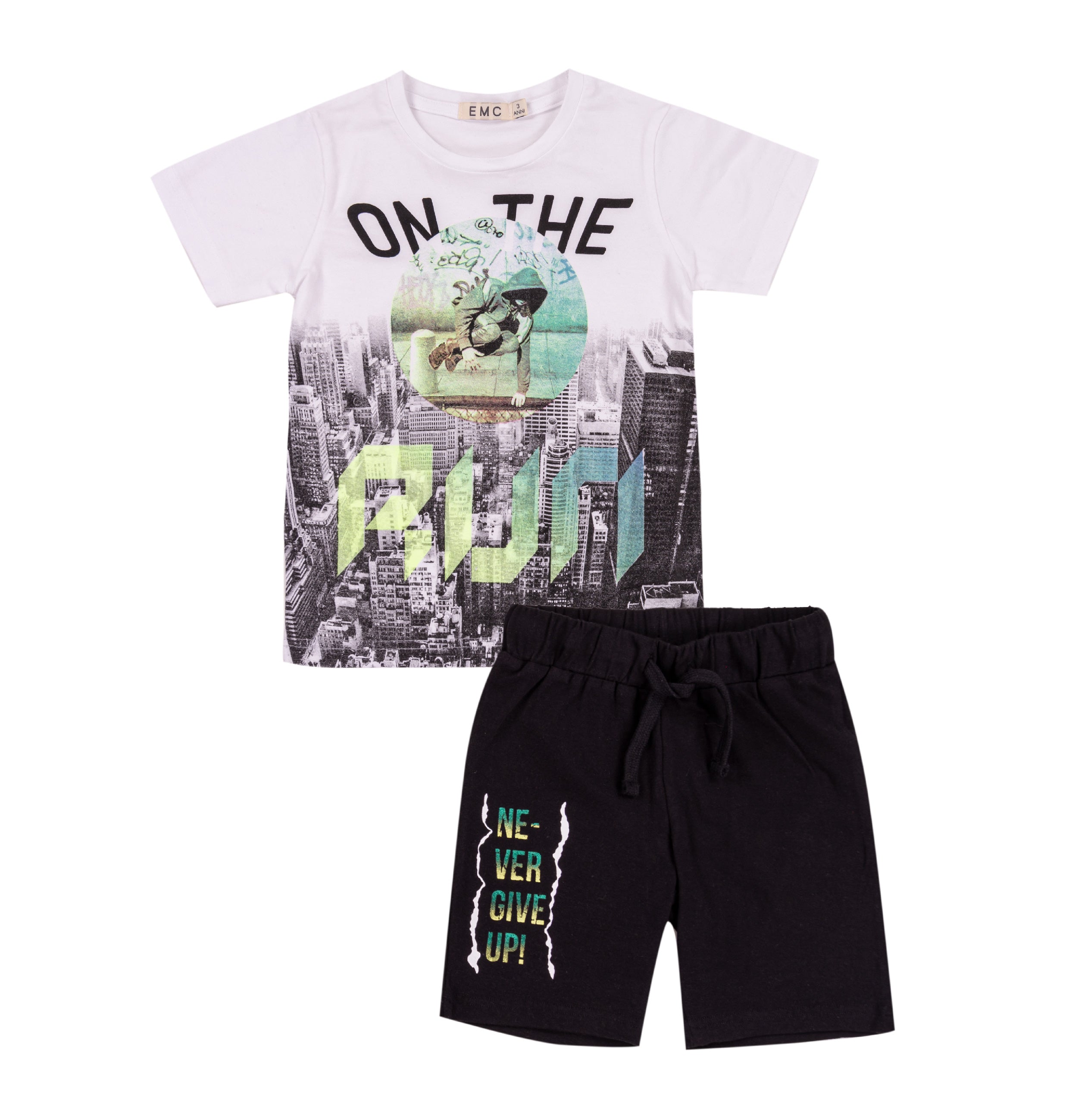 Completo Bimbo EMC "On The Run" | T-shirt Urban e Shorts Neri Never Give Up