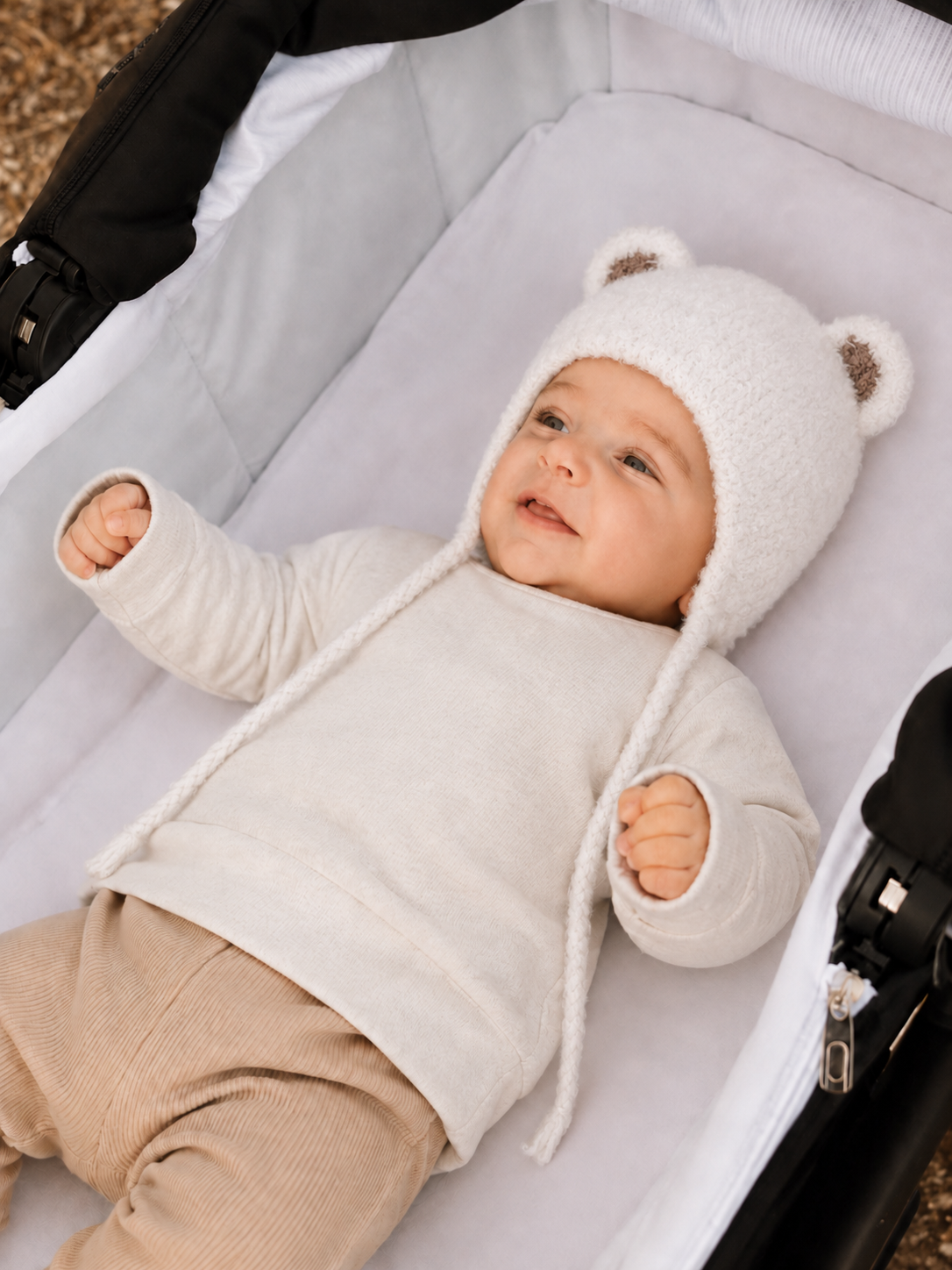 Cappellino EMC in Tricot con Orecchie da Orsetto e Laccetti